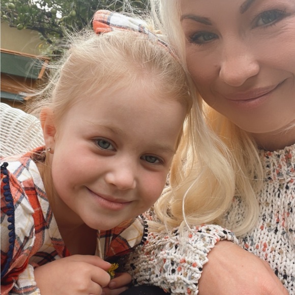 Meet your Posher, Natasha - Picture 2 of 2